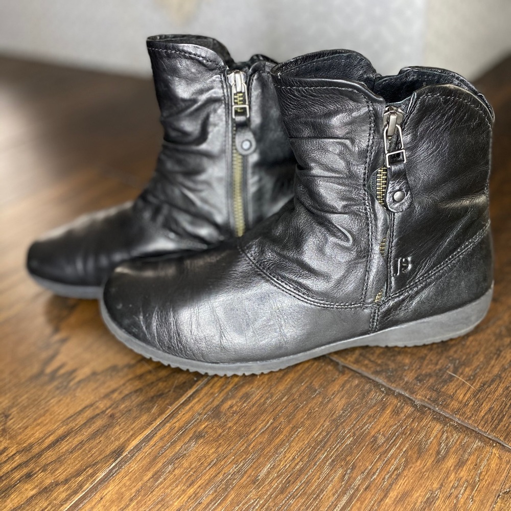 Josef Seibel Naly Booties